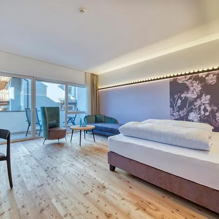 Hotel Oberwirt Weisses Kreuz Steinegg
